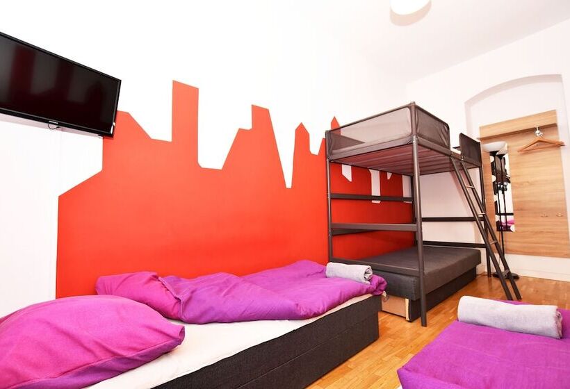 غرفة قياسية رباعية حمام مشترك, City Central Hostel   Pokoje Prywatne