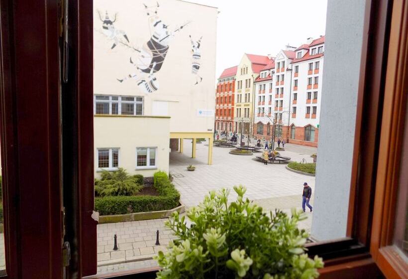غرفة قياسية ثلاثية حمام مشترك, City Central Hostel   Pokoje Prywatne