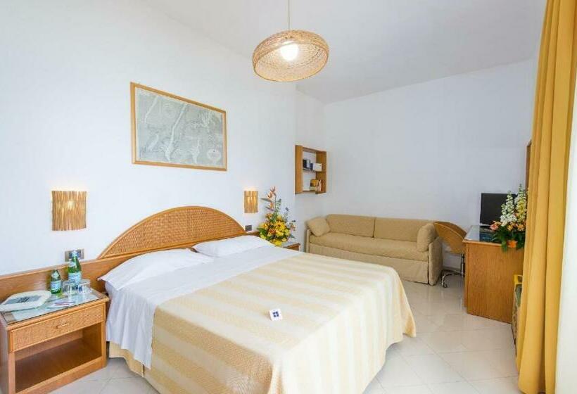Номер Стандарт Трехместный, Ecoresort Le Sirene   Caroli Hotels