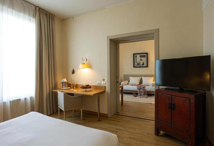 سوییت جونیور, Cosmo Hotel Palace