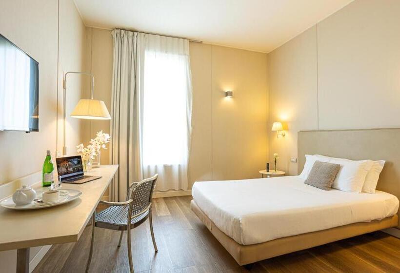 اتاق راحتی یک تخته, Cosmo Hotel Palace