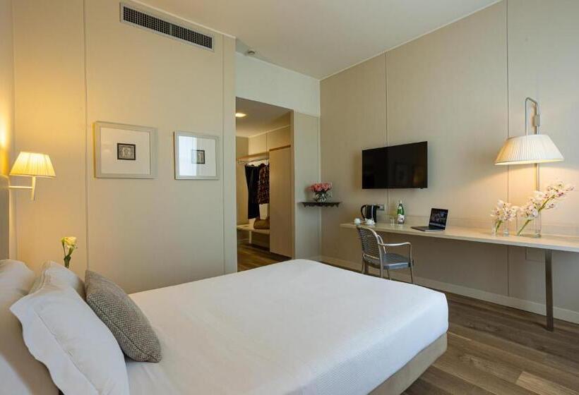 اتاق راحتی یک تخته, Cosmo Hotel Palace