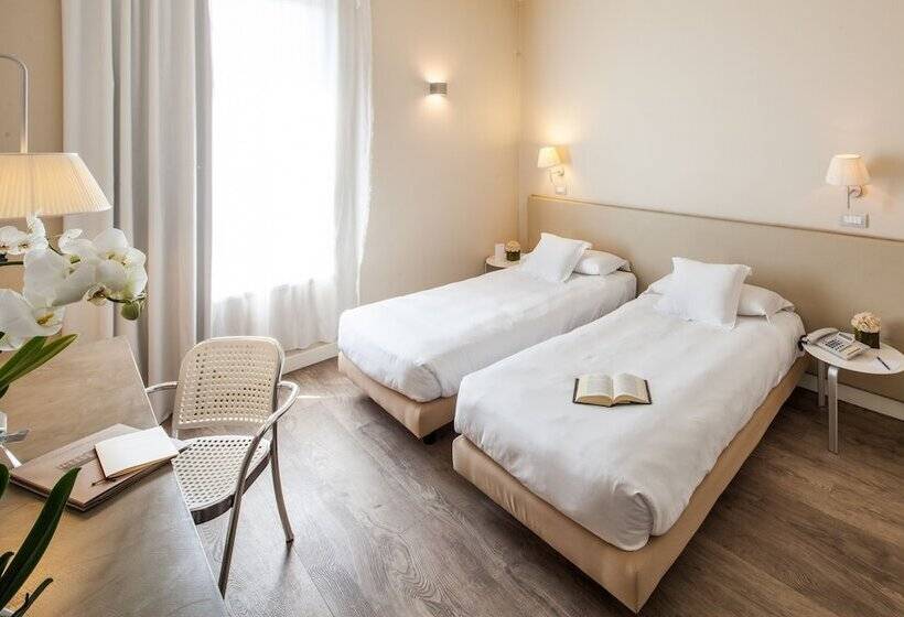 اتاق استاندارد سه نفره, Cosmo Hotel Palace