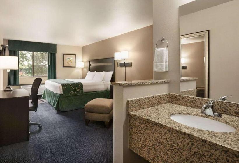 Стандартный Номер Кровать Кинг, Travelodge By Wyndham Brunswick Near Fredrick