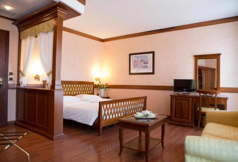 Семейный Номер, Villa Venezia