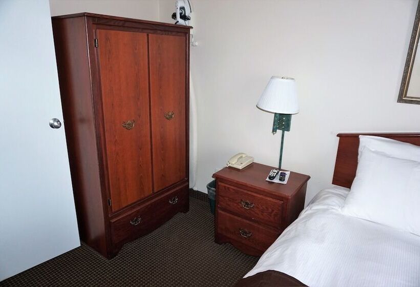 Люкс, River Hills Hotel  Mankato