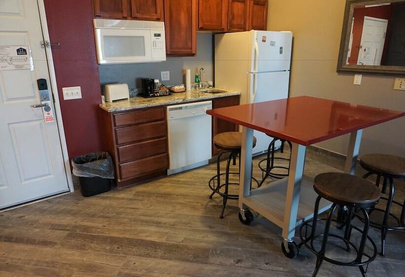 Люкс, River Hills Hotel  Mankato