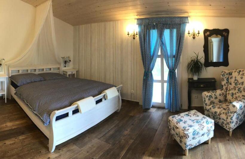 Люкс с Террасой, Penzion Primášé