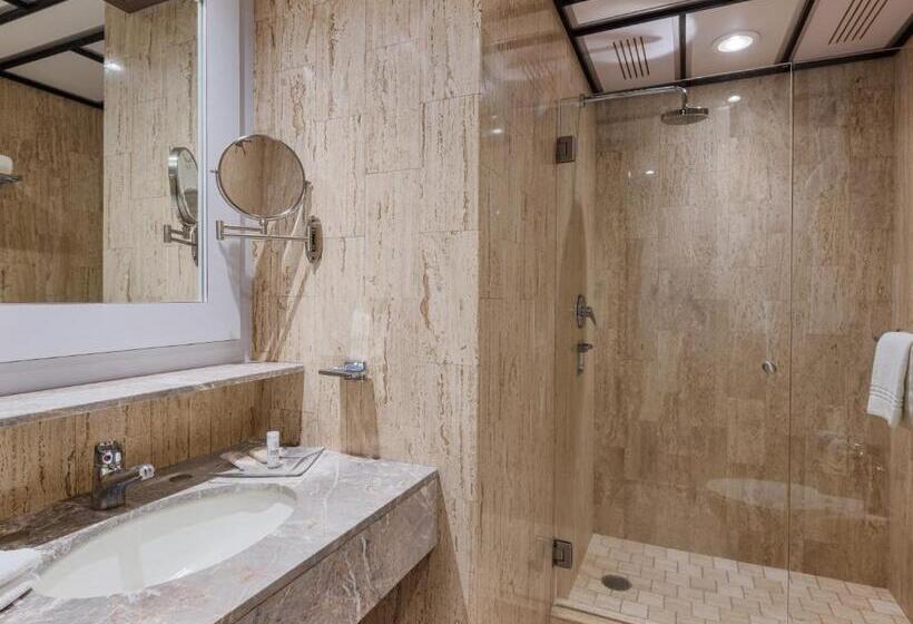 Семейный Номер, Exe Alameda Reforma