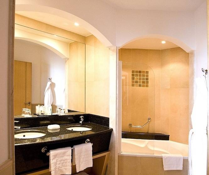 سوییت با چشم‌انداز دریا, Grand Hôtel Les Flamants Roses Thalasso & Spa