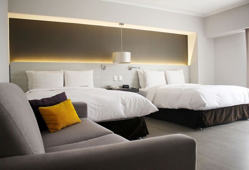 سوییت جونیور, Sol De Oro Hotel & Suites
