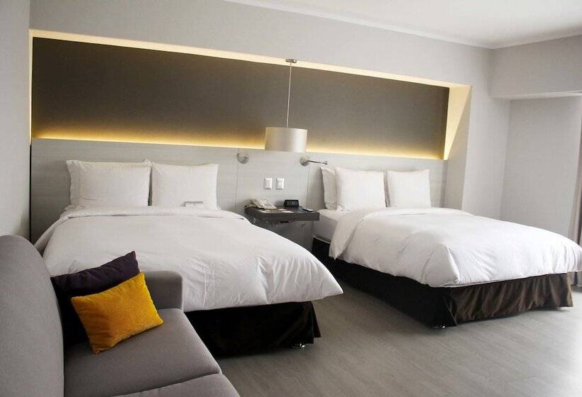 سوییت جونیور, Sol De Oro Hotel & Suites