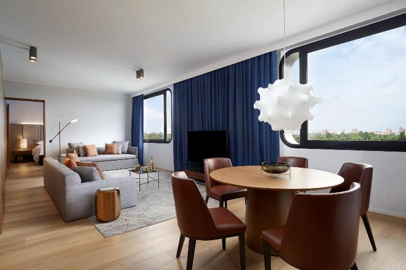 سوییت جونیور, Sol De Oro Hotel & Suites