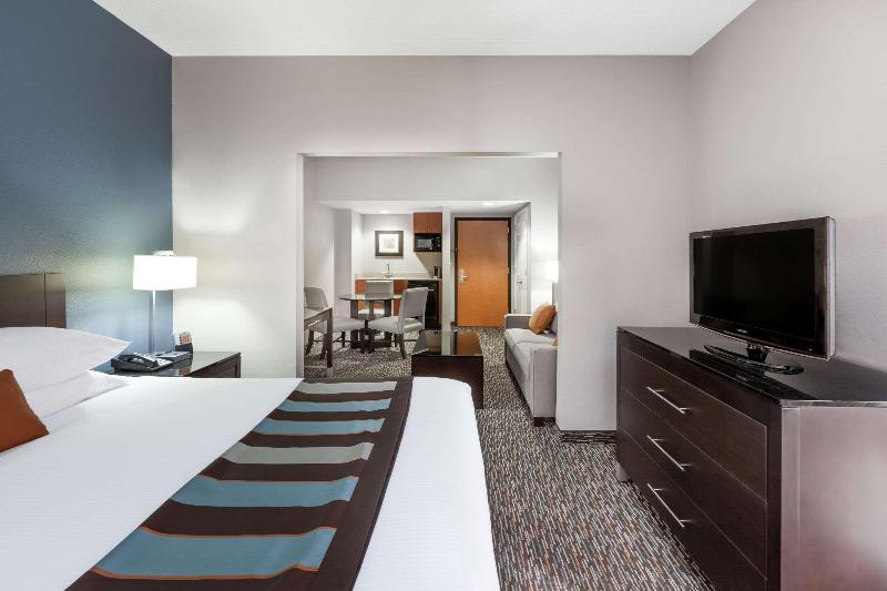 스위트 킹사이즈 침대, Wingate By Wyndham Sylvania Toledo