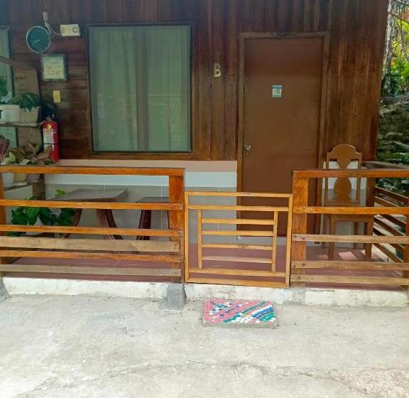 이코노미 룸, Mil's Hillside Tourist Inn