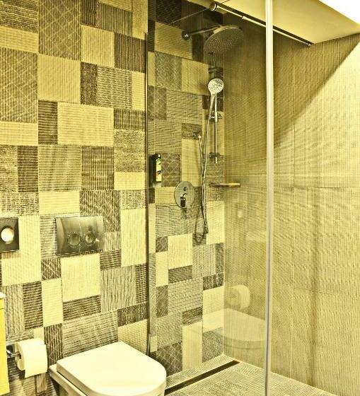 اتاق لوکس, Baril