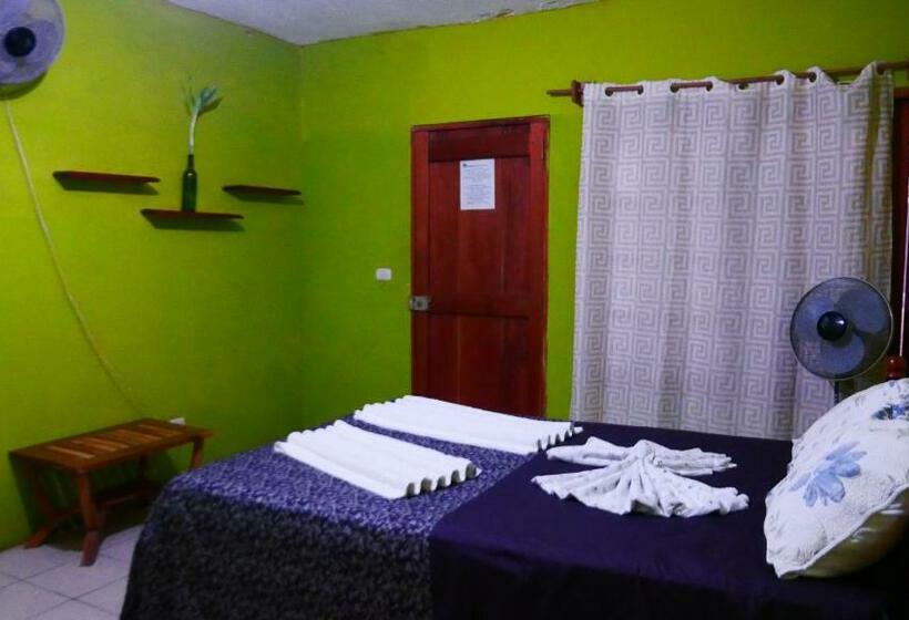 اتاق استاندارد, Restaurante Los Cocos