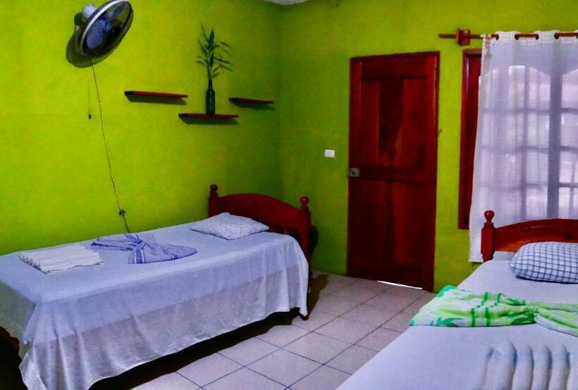 اتاق استاندارد, Restaurante Los Cocos