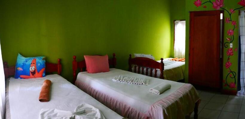 اتاق استاندارد سه تخته با بالکن, Restaurante Los Cocos