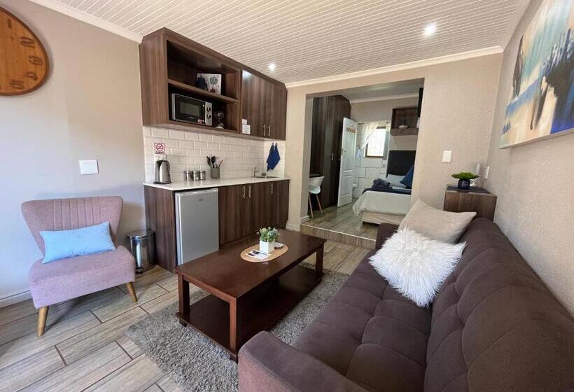 Номер Стандарт Вид на Бассейн, Panorama Self Catering