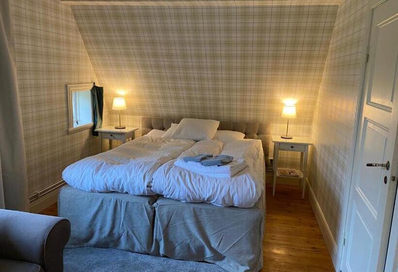 Четырехместный Номер Стандарт, Bjälbo Gästhus B&b