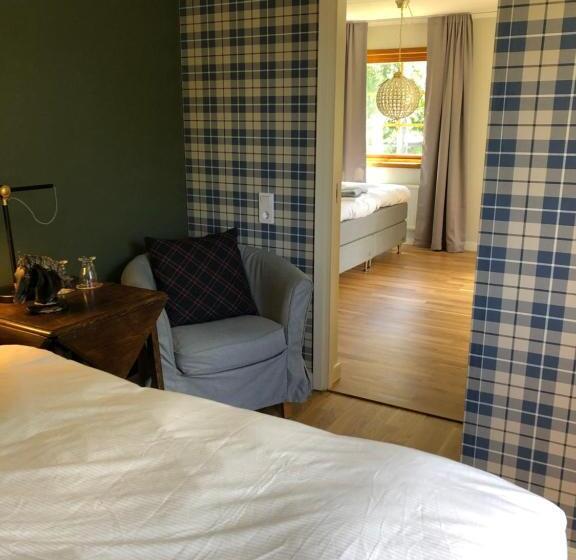 Семейный Номер Вид на Сад, Bjälbo Gästhus B&b