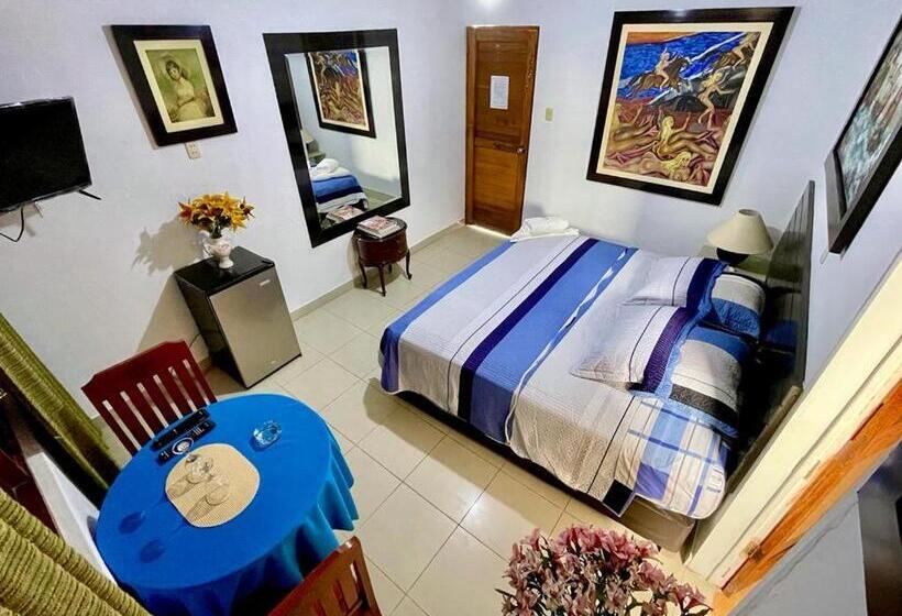 سوییت جونیور, Hostal Ocean Pacifico