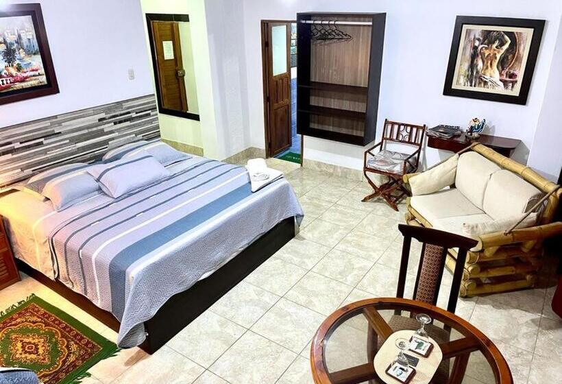 سوییت جونیور, Hostal Ocean Pacifico