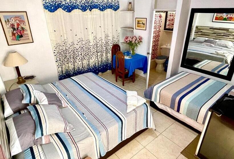سوییت خانوادگی, Hostal Ocean Pacifico