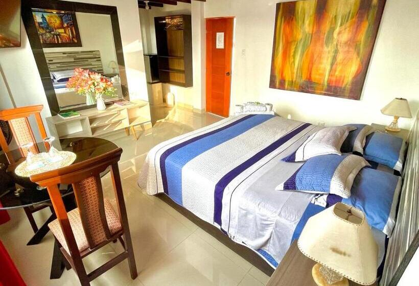 سوییت سوپریور, Hostal Ocean Pacifico