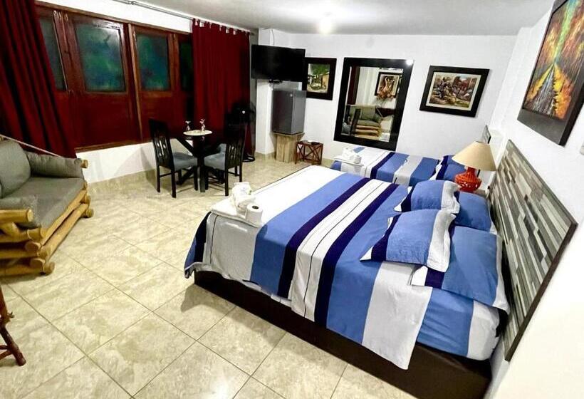 سوییت خانوادگی, Hostal Ocean Pacifico