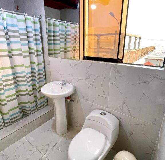 سوییت خانوادگی, Hostal Ocean Pacifico
