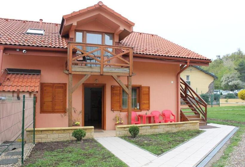 Апартаменты 1 Спальня с Террасой, Apartmany U Janka Vinné Jazero
