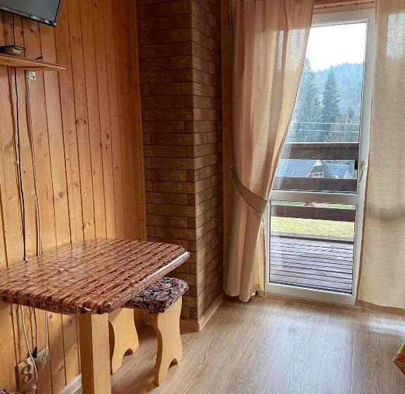 Номер Стандарт Совместная Ванная, Sadyba Sunny House