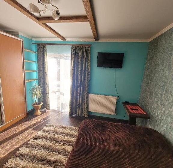 Семейный Номер Deluxe, Sadyba Sunny House