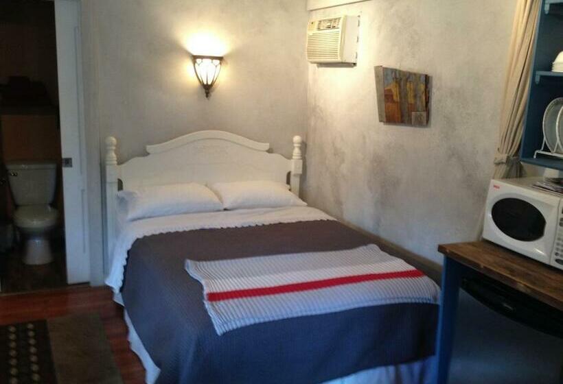 Хижина, Auberge Old Chelsea