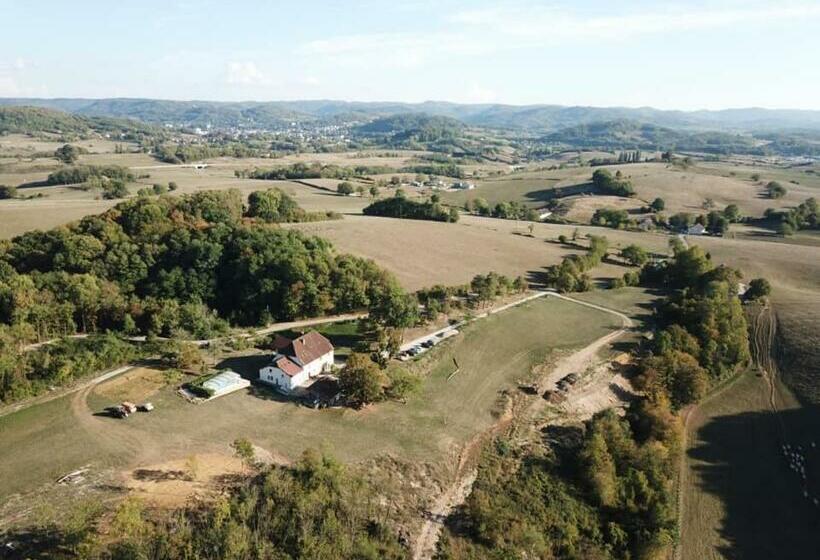 Студио Стандарт Вид на Сад, La Ferme De Montard