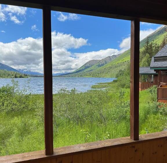 Бунгало Стандарт, Summit Lake Lodge