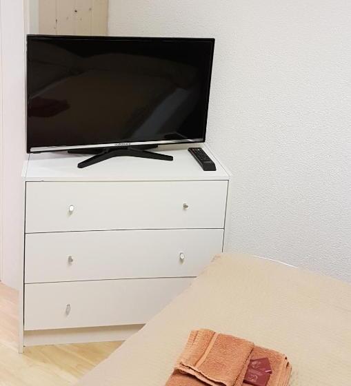 バスルーム共有のシングルスタンダード, Löwen