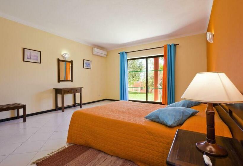 Апартаменты 3 Спальни, Colina Village