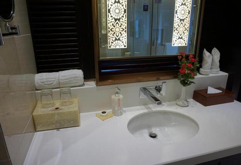디럭스 스위트, Don Chan Palace Hotel & Convention