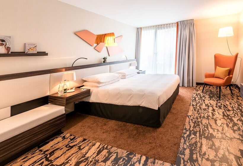 Номер Стандарт, Radisson Blu Hotel, Paris Boulogne