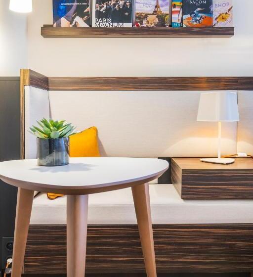 Premium room with terrace, Radisson Blu Hotel, Paris Boulogne