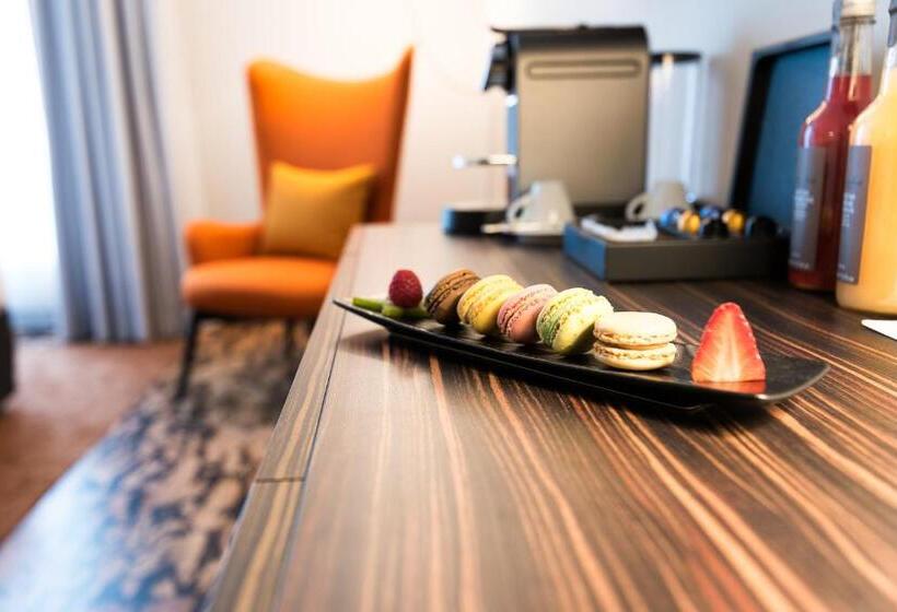 Люкс, Radisson Blu Hotel, Paris Boulogne