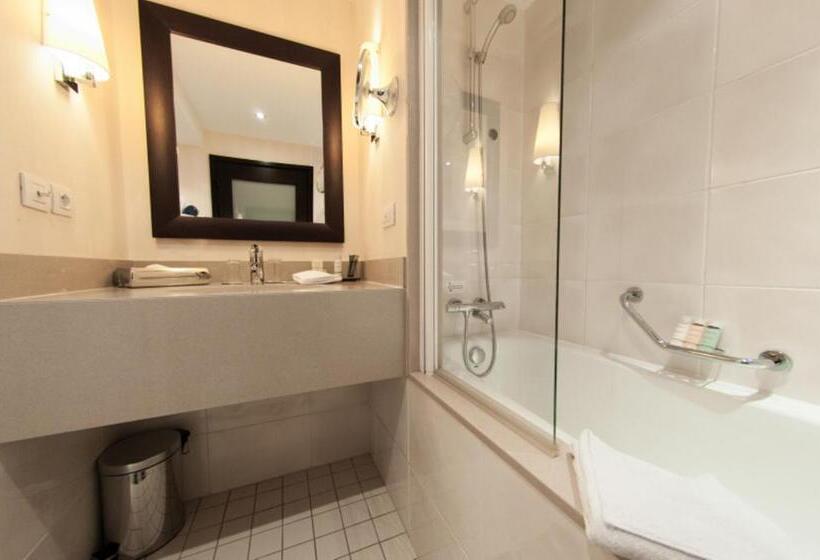 Номер Superior, Radisson Blu Hotel, Paris Boulogne