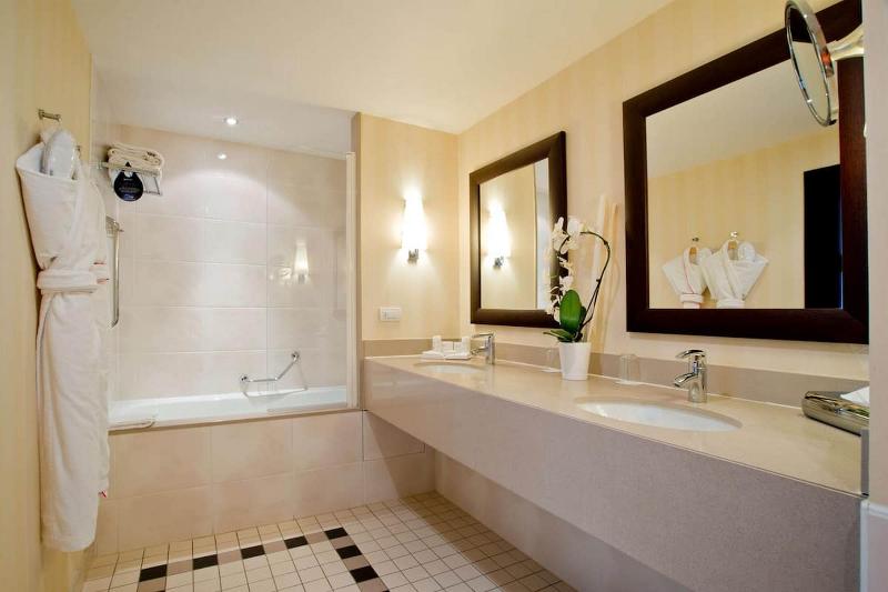 Люкс, Radisson Blu Hotel, Paris Boulogne