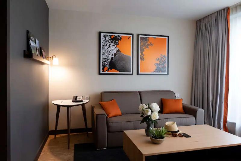 Номер Стандарт, Radisson Blu Hotel, Paris Boulogne
