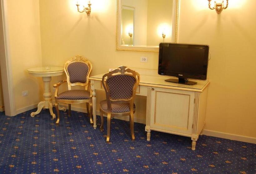 Номер Стандарт Трехместный, Motel Gold