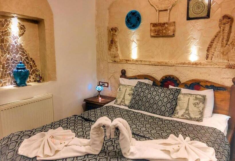 Balkonlu 4 kişilik Standart Oda, Mirzade Konak