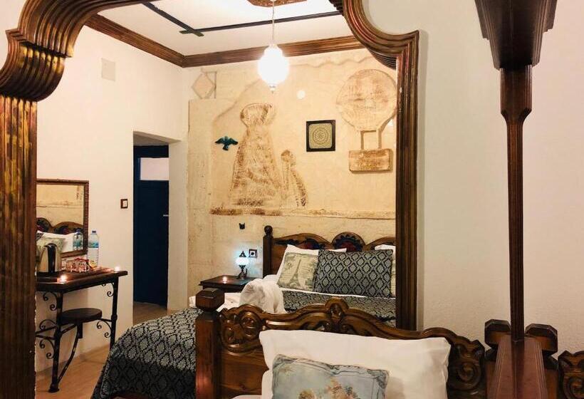 Balkonlu 4 kişilik Standart Oda, Mirzade Konak